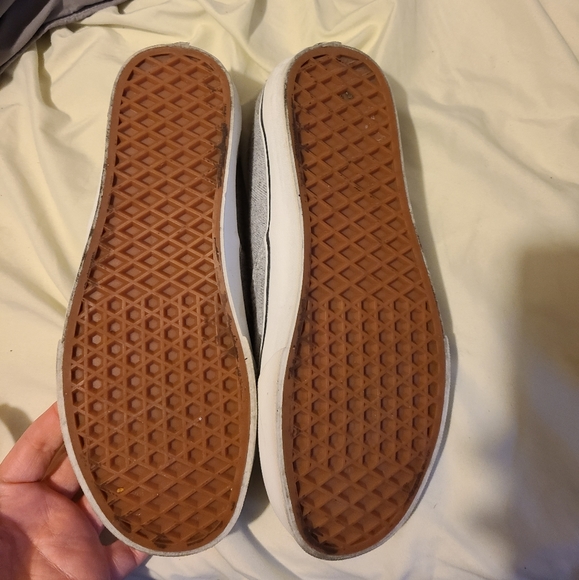 Vans - Picture 3 of 5